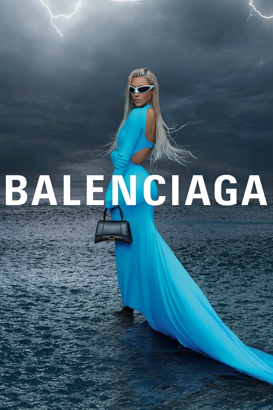 Contratado préstamo Mal Alexa Demie y Kim Kardashian protagonizan la campaña de invierno 2022 de  Balenciaga | Revista XMAG